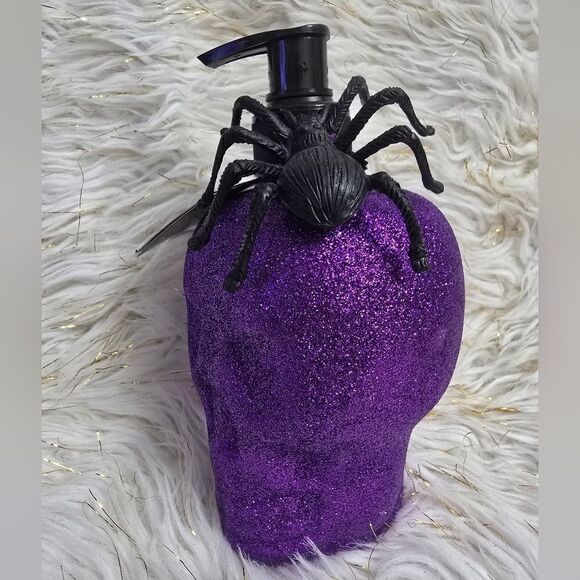 New Halloween Boo Berry Skull Spider Scented Hand Soap Bundle of two x 15,8fl oz - Picture 3 of 6